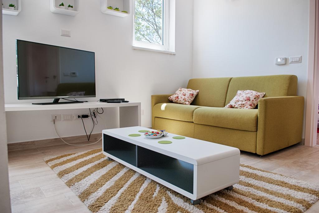 Apartments Tena โปเรช ภายนอก รูปภาพ